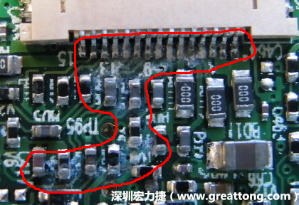 电路板疑似腐蚀氧化，怀疑电流异常过热造成