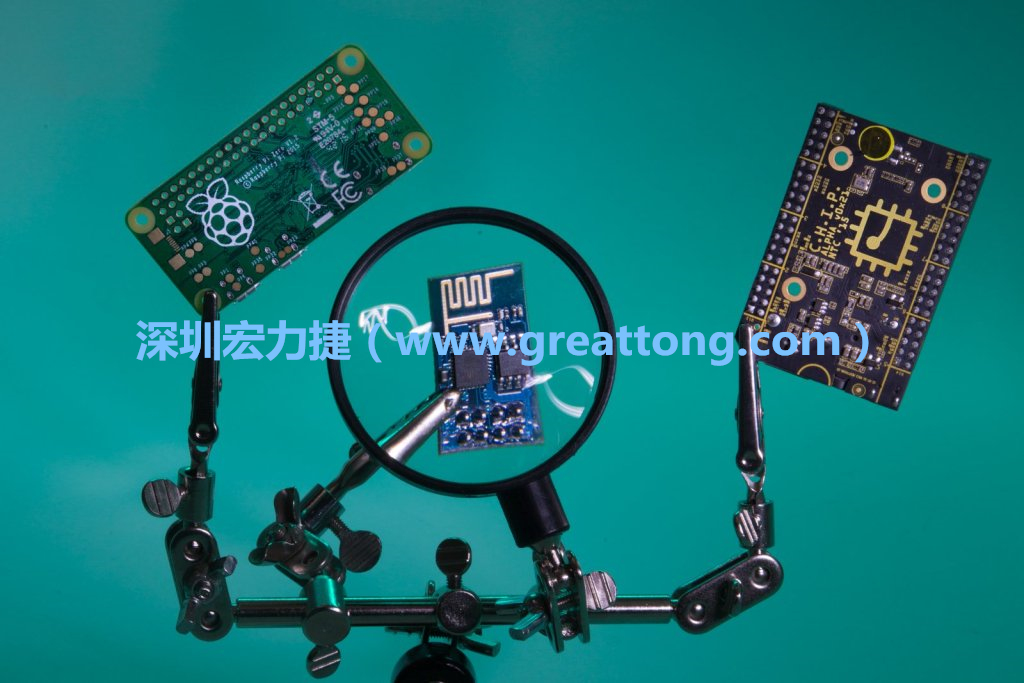 A Raspberry Pi Zero、ESP8266和CHIP。
