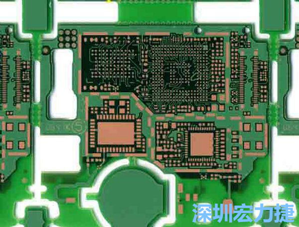 在产品极度要求小型化设计时，可利用HDI板材压缩主板面积，同时具减轻重量优点。