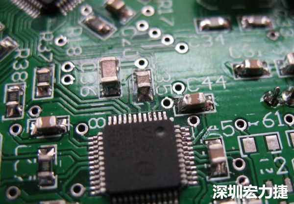 音讯电路讯号品质，是影响操作体验的关键，电路布局要特别注意。
