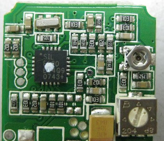 PCBA加工IC元件主要分为DIP及SMD两大类，DIP 插件的IC，SMD (Surface Mount Device) 表面贴装元件。