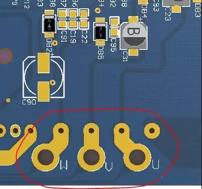PCB设计不仅可以将PCB实现为即插即用的插件，而且可以增加焊料的厚度以达到过大电流的目的。